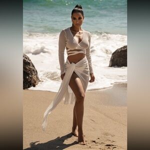 NEW JLUXLABEL White Netted Wrap Long Sleeve Top